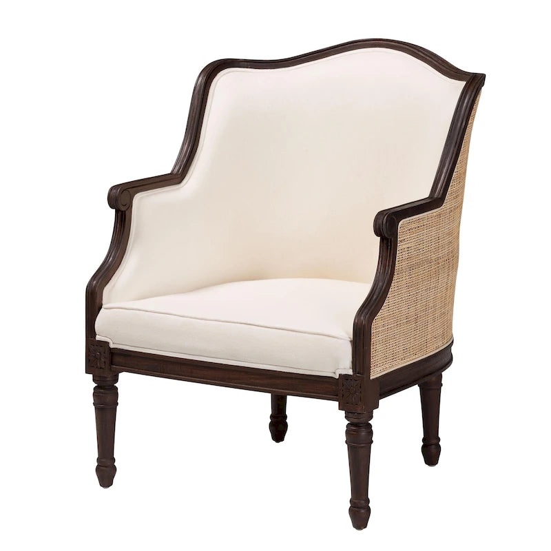 Poltrona tradizionale francese con rivestimento in tessuto beige e dettagli in legno marrone scuro