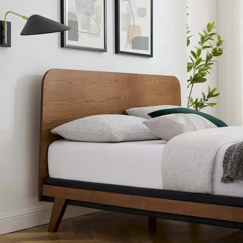 Letto a piattaforma Queen Mid-Century Modern con venature del legno