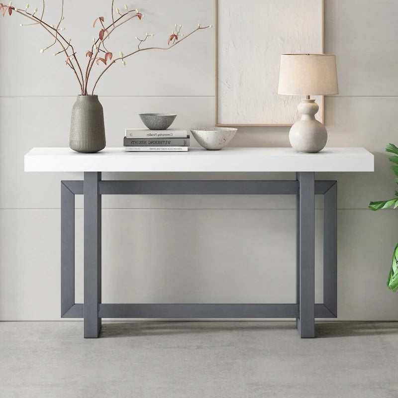 Consolle contemporanea con piano in legno e cemento di ispirazione industriale